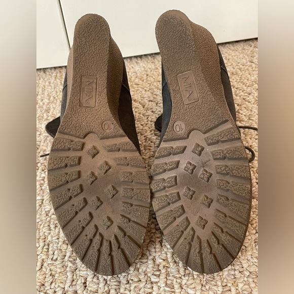 MIA Chaysee Charcoal Suede Wedge Bootie 10M, Can Wear Two Ways! - Picture 10 of 10